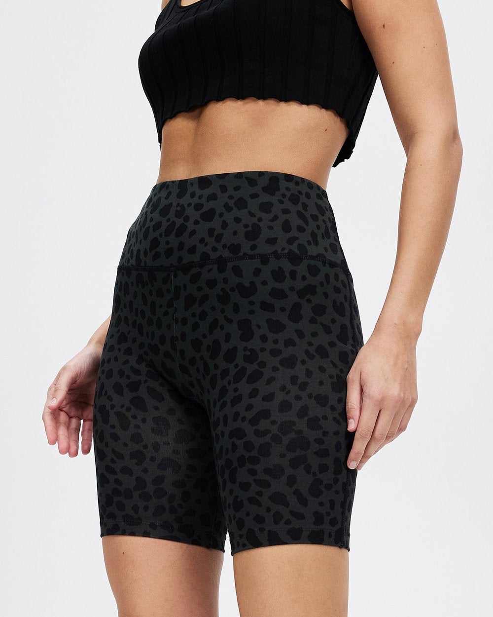 Tia bike Short | Charcoal Leopard