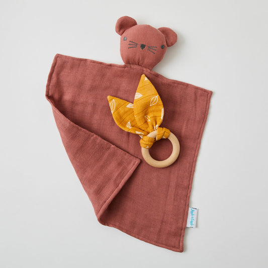 Rosette Muslin Comforter & Wooden Teether